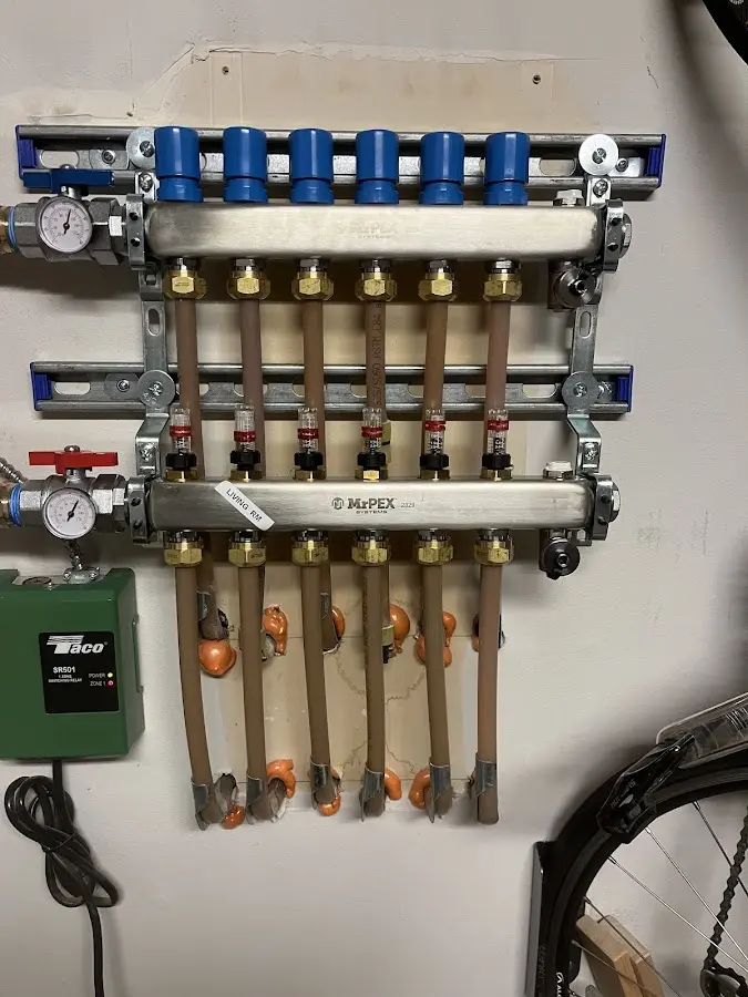 Plumber performing Leak Detection at a residential property in Artesia